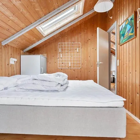 1524-aakirkeby-poserevaenget-5 *
